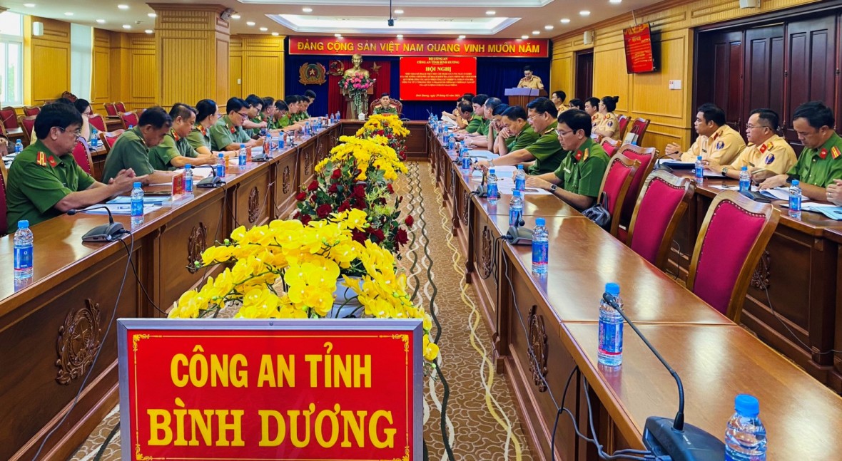 Toàn cảnh hội nghị.