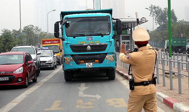 Thanh Hóa thu hồi hàng trăm phù hiệu xe kinh doanh vận tải vi phạm