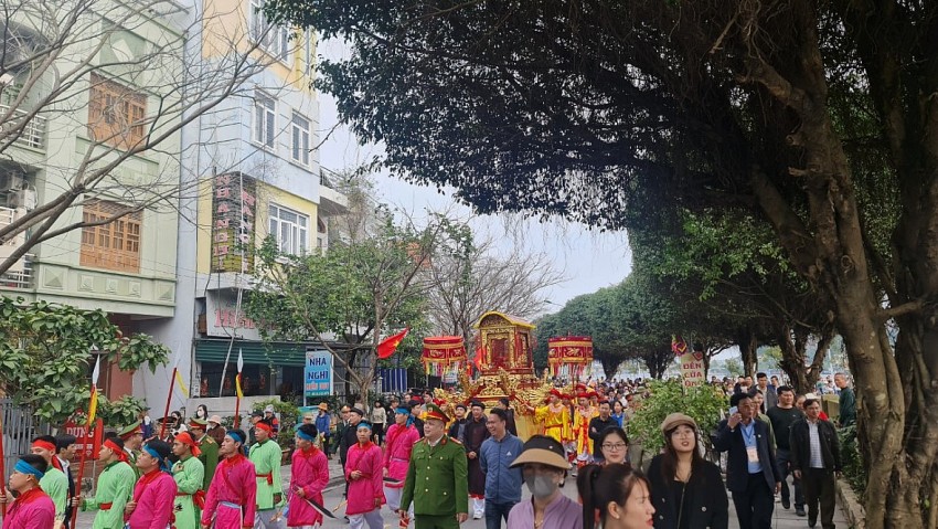 Lễ hội đền Cửa Ông với những nghi lễ truyền thống của người con vùng mỏ