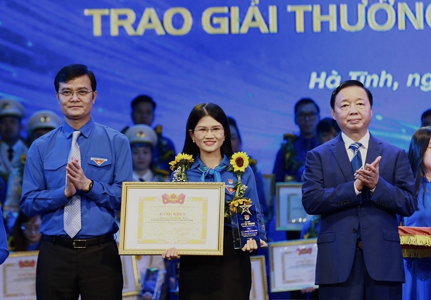 Thanh niên phải tích cực tham gia giải quyết những vấn đề khó, mới của đất nước