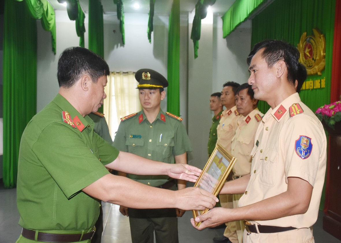 Bà Rịa - Vũng Tàu: Khen thưởng lực lượng triệt phá thành công chuyên án ma túy