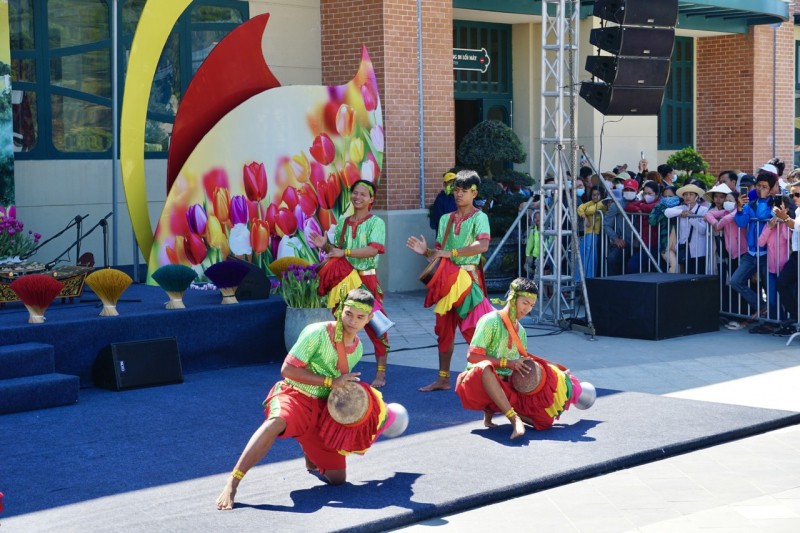 Bắn pháo hoa và trình diễn 3D tại chương trình “Tây Ninh - Khúc hát tự hào”