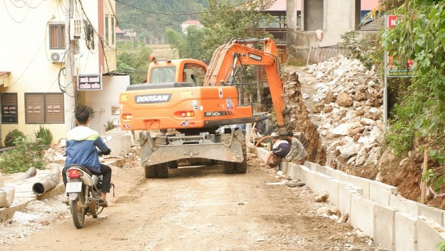 Bắc Kạn tạm cấm một số phương tiện đoạn qua hồ Ba Bể