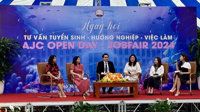 Sôi nổi Ngày hội tư vấn, tuyển sinh hướng nghiệp năm 2024