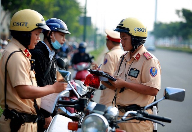 Dự án Luật Trật tự, an toàn giao thông đường bộ: Cần quy định cụ thể về trừ điểm giấy phép lái xe