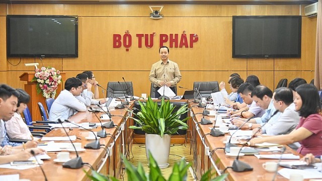 Đổi mới, hoàn thiện quy trình xây dựng pháp luật chuyên nghiệp, khoa học, kịp thời, khả thi, hiệu quả