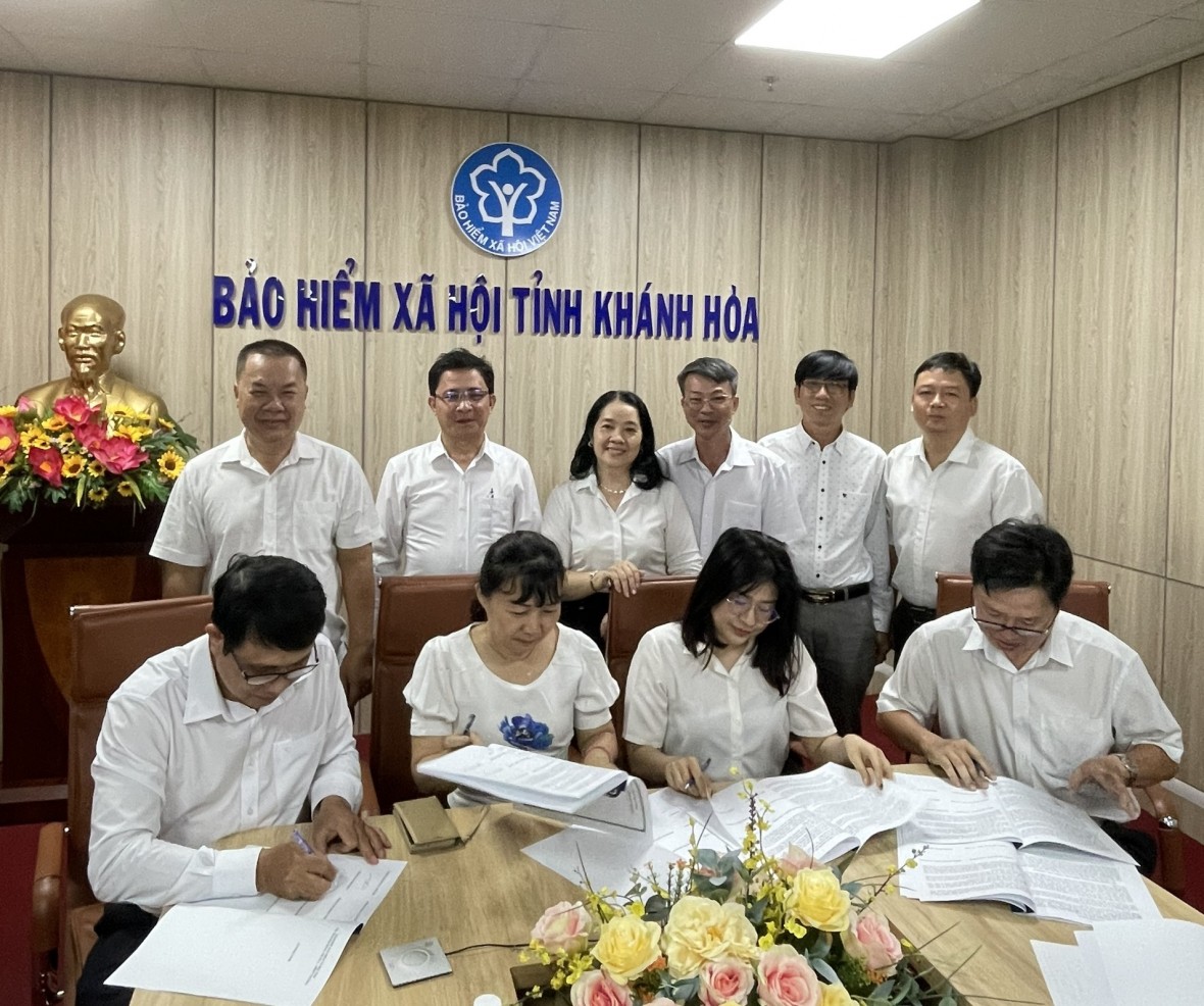 BHXH tỉnh Khánh Hòa ký kết giao ước thi đua năm 2024