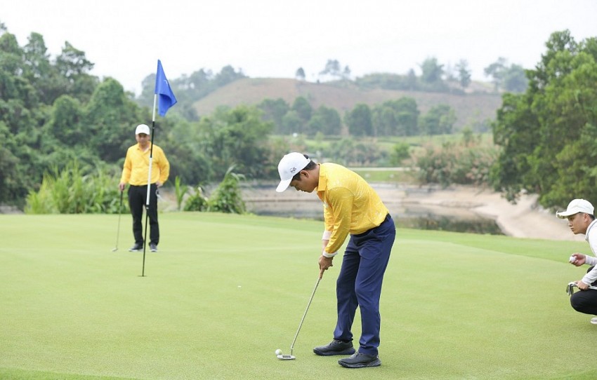 Gần 100 vận động viên tham gia Giải Golf thành phố Lào Cai, lần thứ I, năm 2024