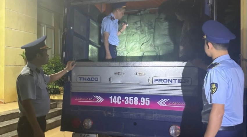 Quảng Ninh: Bắt giữ gần 02 tấn xúc xích không rõ nguồn gốc, xuất xứ Quảng Ninh: Bắt giữ gần 02 tấn xúc xích không rõ nguồn gốc, xuất xứ