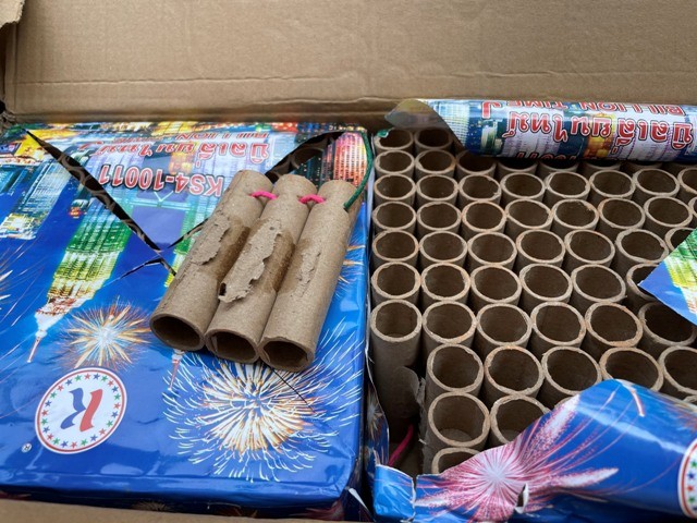 Công an TP.HCM khởi tố 2 đối tượng tham gia đường dây vận chuyển pháo nổ Công an TP.HCM khởi tố 2 đối tượng tham gia đường dây vận chuyển pháo nổ