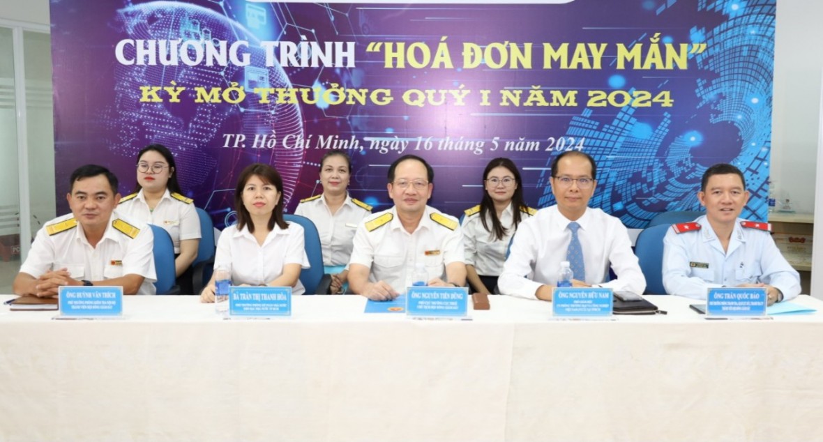 TP.HCM: 14 người nộp thuế trúng thưởng hóa đơn may mắn quý I năm 2024