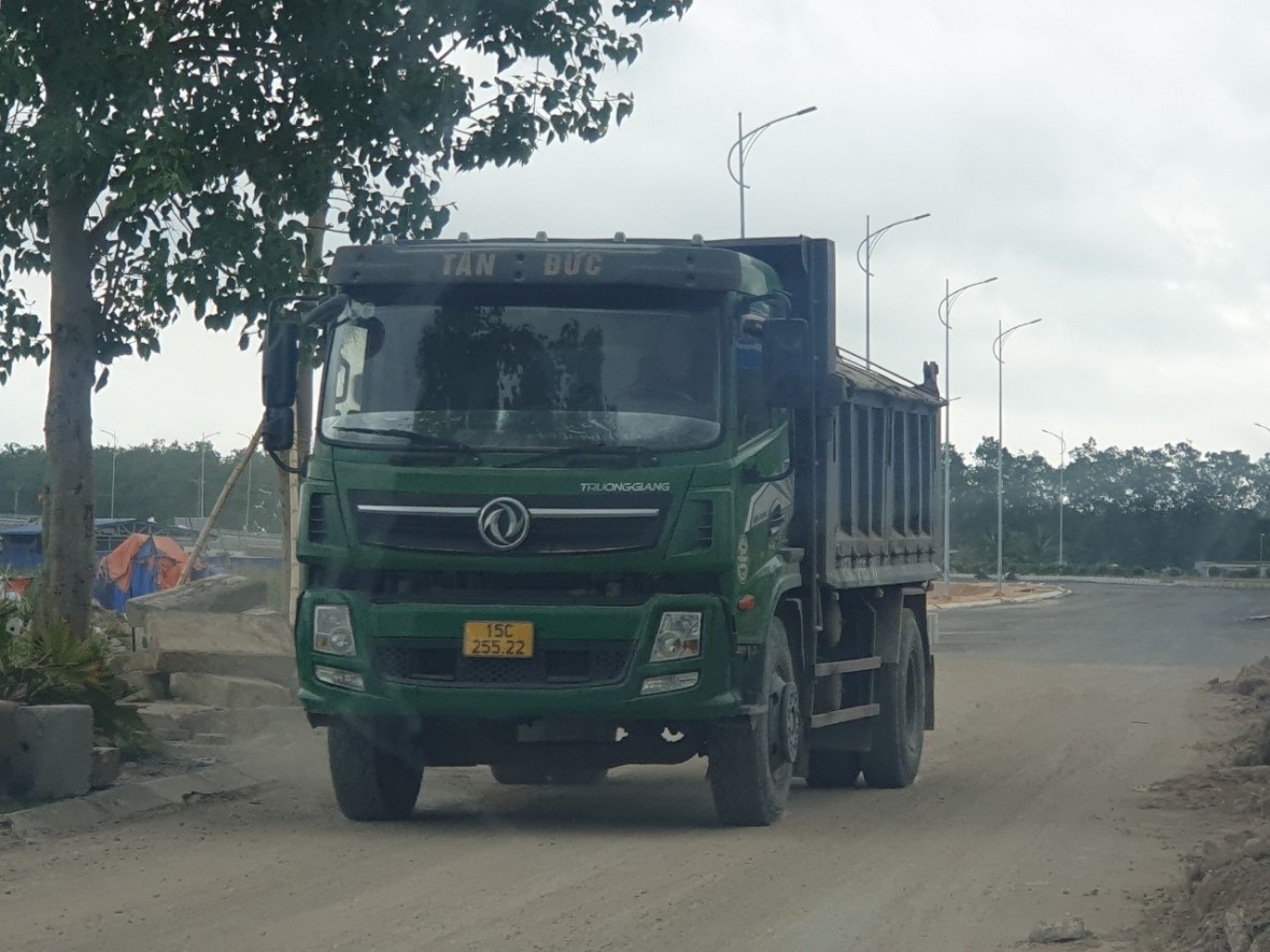 Cần làm rõ việc vận chuyển đất, cát tại hợp phần đường công vụ của dự án cầu Bến Rừng?