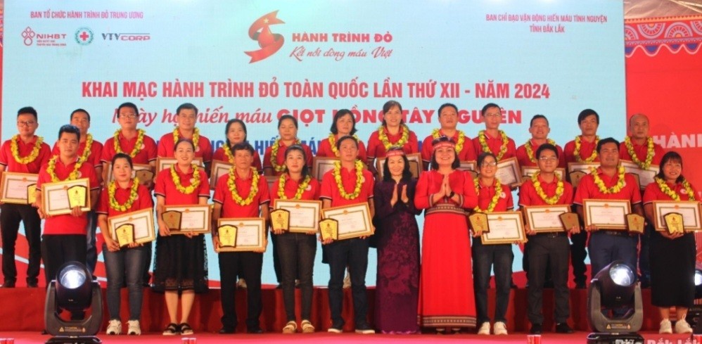 Khai mạc chương trình “Hành trình Đỏ” toàn quốc lần thứ XII