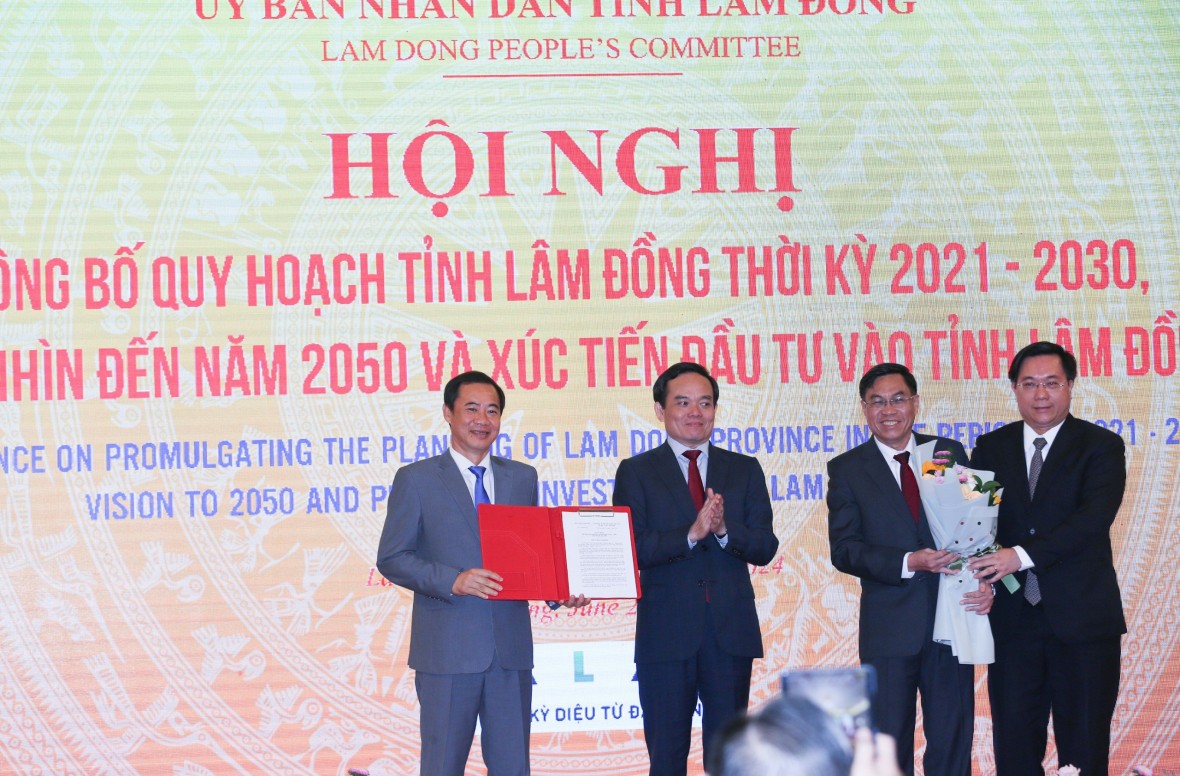 Phó Thủ tướng Trần Lưu Quang 