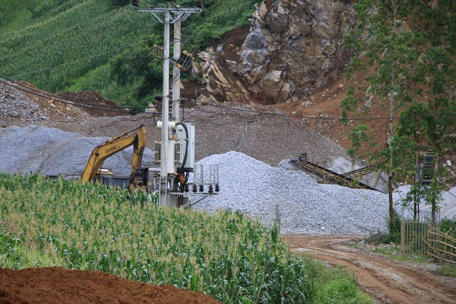 Mường Ảng (Điện Biên): Người dân “sống trong sợ hãi” khi doanh nghiệp nổ mìn khai thác đá