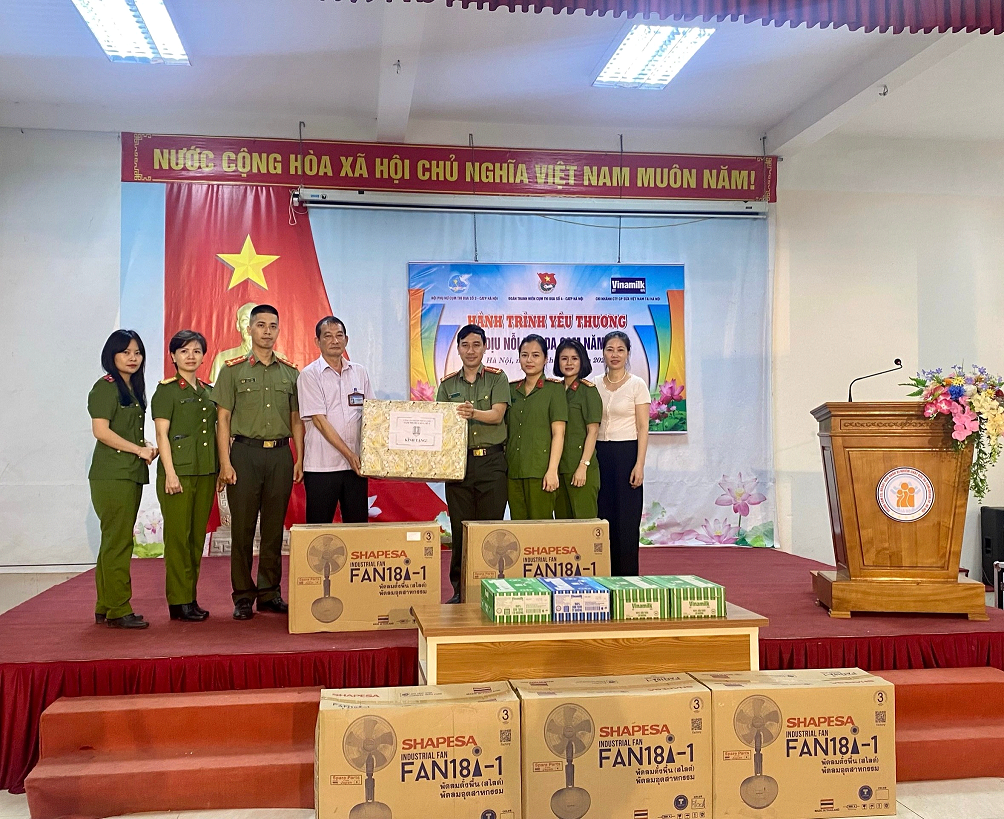 Hướng tới kỷ niệm 77 năm ngày Thương binh liệt sỹ: Công an Hà Nội với “Hành trình yêu thương xoa dịu nỗi đau da cam”