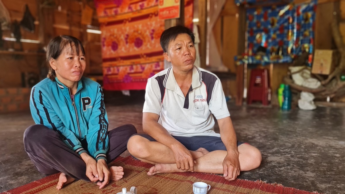 Vợ chồng anh Vi Văn Hợp. 