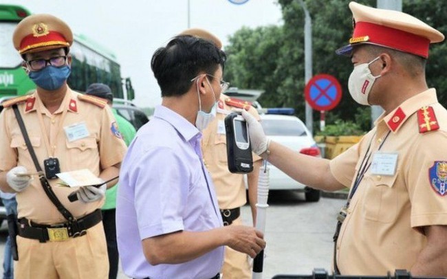 Hai chiều dư luận trước đề xuất giảm mạnh mức phạt tiền đối với vi phạm nồng độ cồn của Bộ Công an