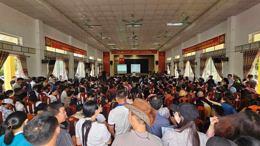 1600 bộ hồ sơ đấu 114 lô đất.