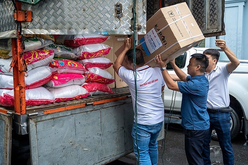 Báo Pháp luật Việt Nam tiếp tục hành trình trao yêu thương đến đồng bào vùng cao Yên Bái