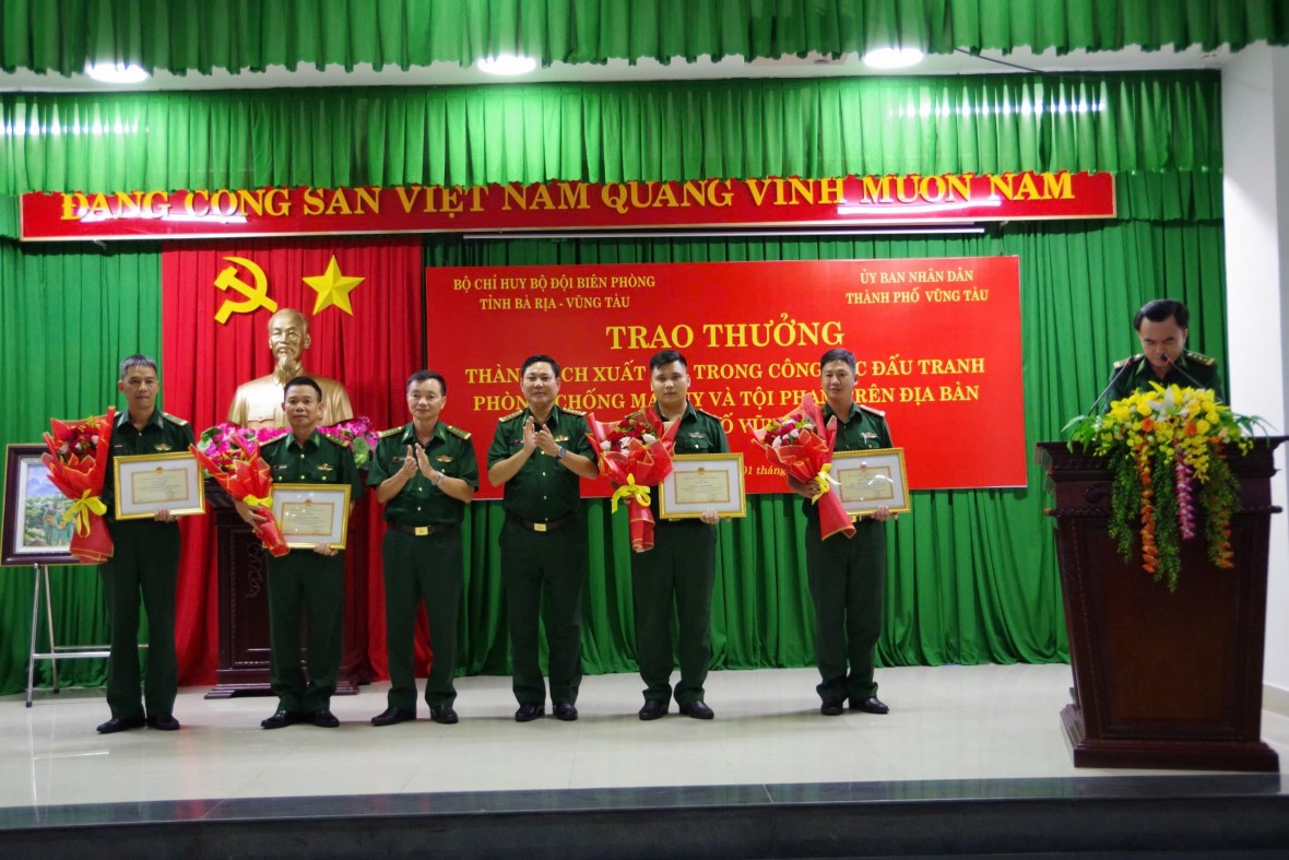 đấu tranh chống ma túy