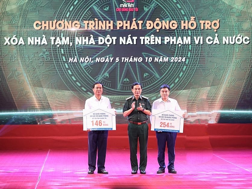 Thủ tướng kêu gọi cả hệ thống chính trị, cộng đồng doanh nghiệp...chung tay xóa nhà tạm, nhà dột nát cho đồng bào