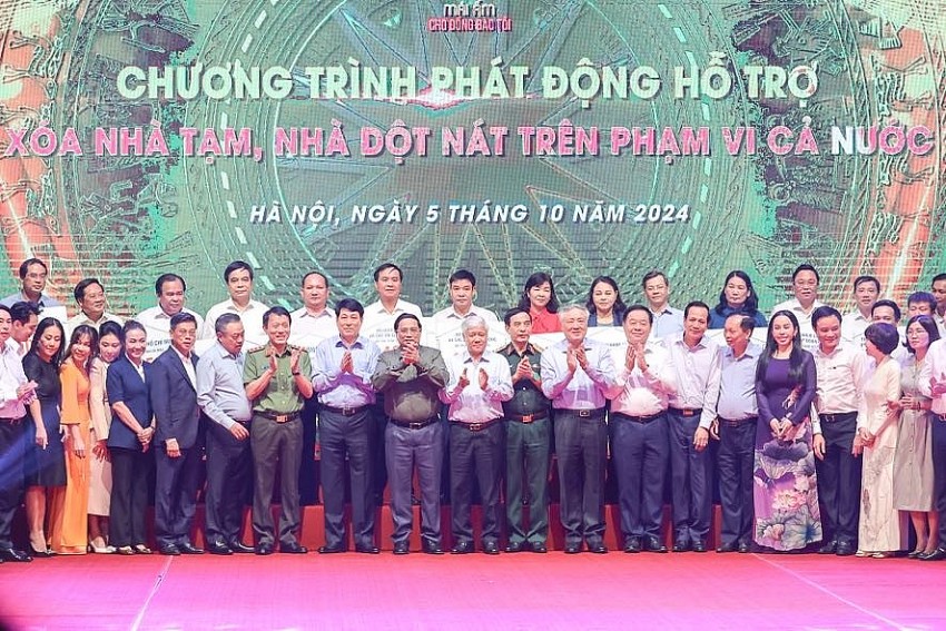 Thủ tướng kêu gọi cả hệ thống chính trị, cộng đồng doanh nghiệp...chung tay xóa nhà tạm, nhà dột nát cho đồng bào