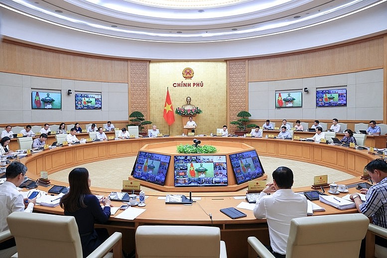 Thủ tướng: Phấn đấu tăng trưởng GDP năm 2024 khoảng trên 7%