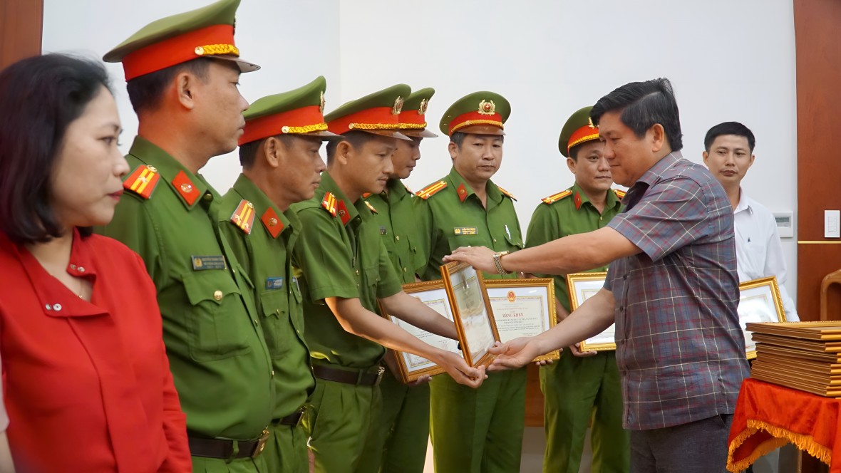 Cà Mau: Hoàn thành 2 nhóm thủ tục hành chính liên thông điện tử