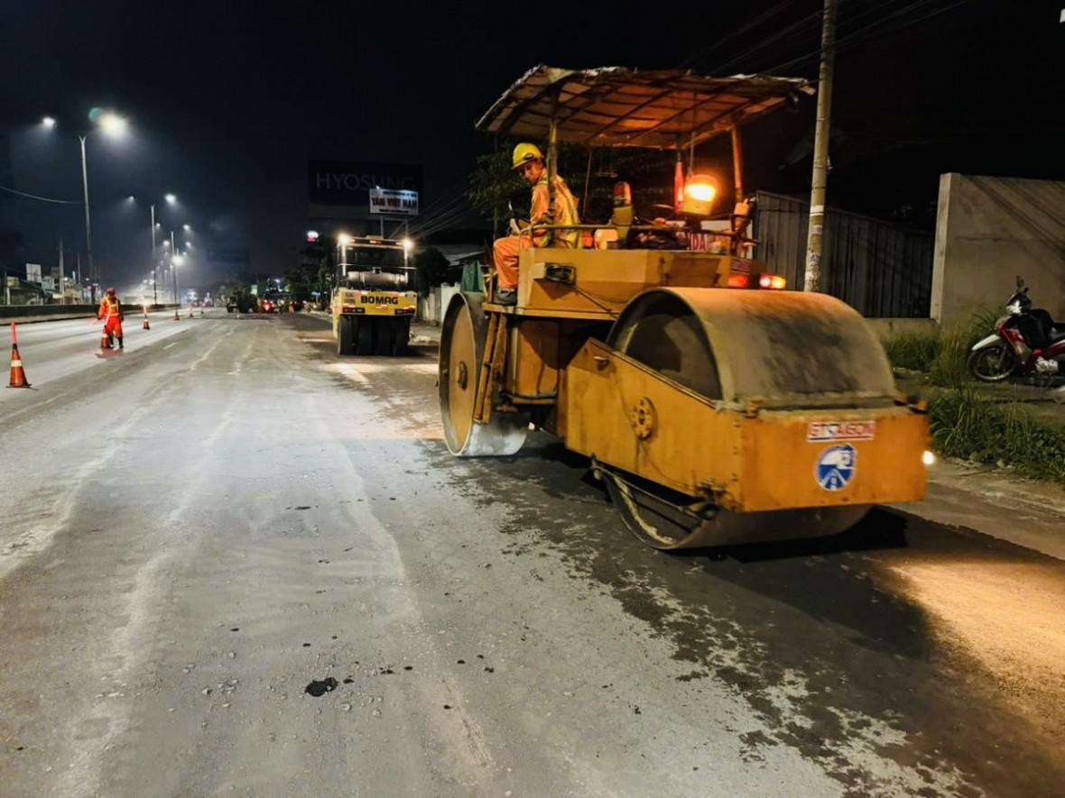 Thi công xuyên ngày đêm để hoàn thành sửa chữa Quốc lộ 51