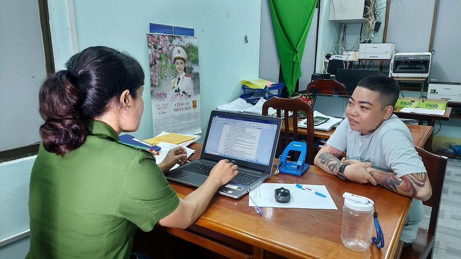 Đồng Tháp: Dàn dựng bị bắt giữ, đánh đập để tống tiền cha ruột