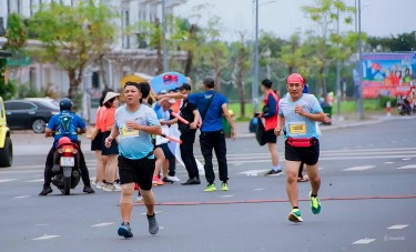 Giải Marathon Cà Mau 2024 Cúp PETROVIETNAM chào mừng Kỷ niệm 70 năm sự kiện Tập kết ra Bắc