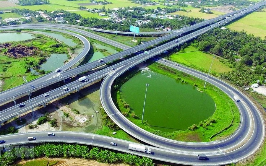 Phấn đấu hết năm 2025 cơ bản hoàn thành 600 km đường cao tốc vùng đồng bằng sông Cửu Long