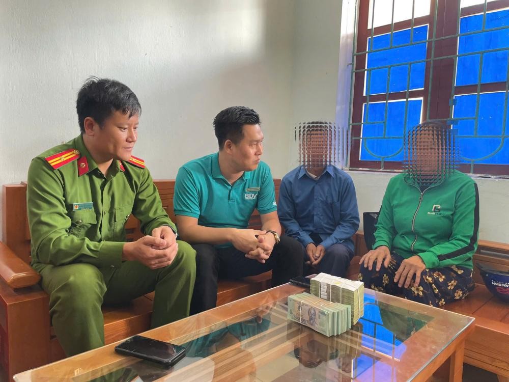 Kịp thời ngăn chặn vụ lừa đảo chiếm đoạt tài sản với số tiền lớn qua không gian mạng - Ảnh Công an Hà Tĩnh.