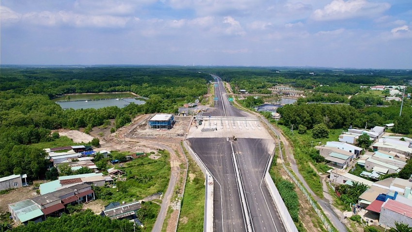 Sắp khai thác tạm một đoạn cao tốc Bến Lức - Long Thành qua Đồng Nai