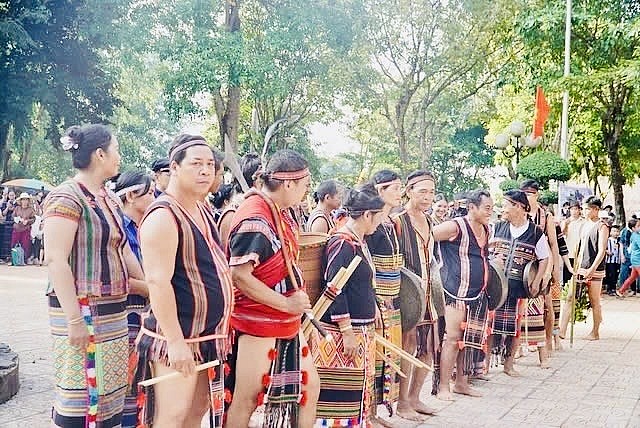 Đặc sắc Lễ hội "Vang mãi tiếng chày trên sóc Bom Bo"