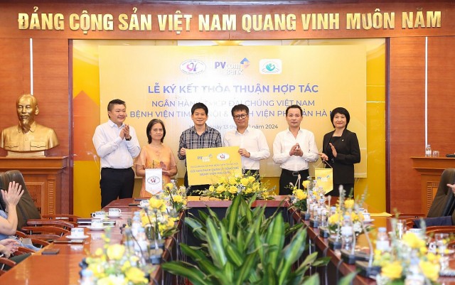 pvcombank hop tac voi benh vien tim ha noi va benh vien phu san ha noi