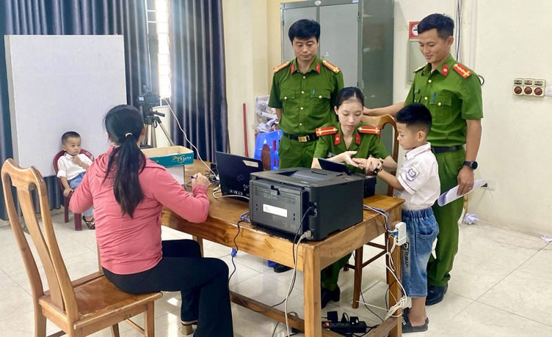 Hà Tĩnh: Thu nhận 163.323 hồ sơ cấp căn cước đối với công dân từ dưới 6 tuổi