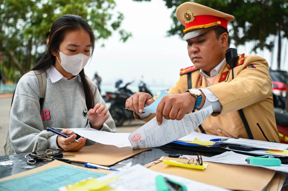 Hà Nội: Xử phạt 275 phụ huynh vì giao xe cho người không chưa đủ tuổi điều khiển