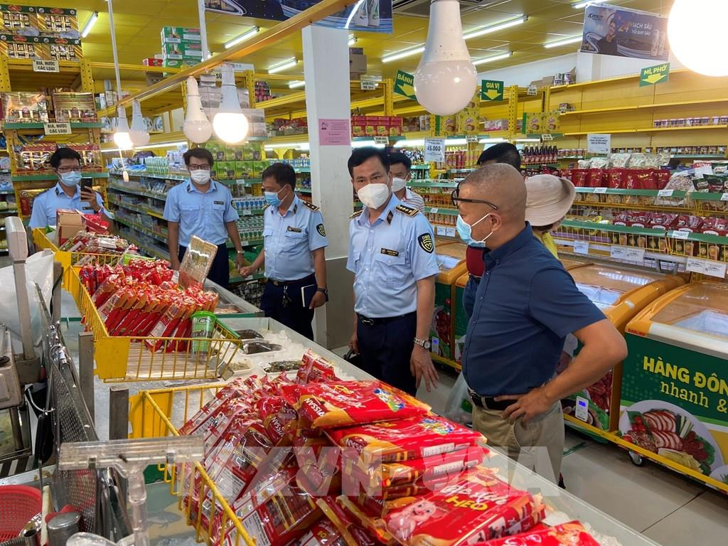 Thực hiện cao điểm chống buôn lậu, gian lận thương mại trước, trong và sau Tết