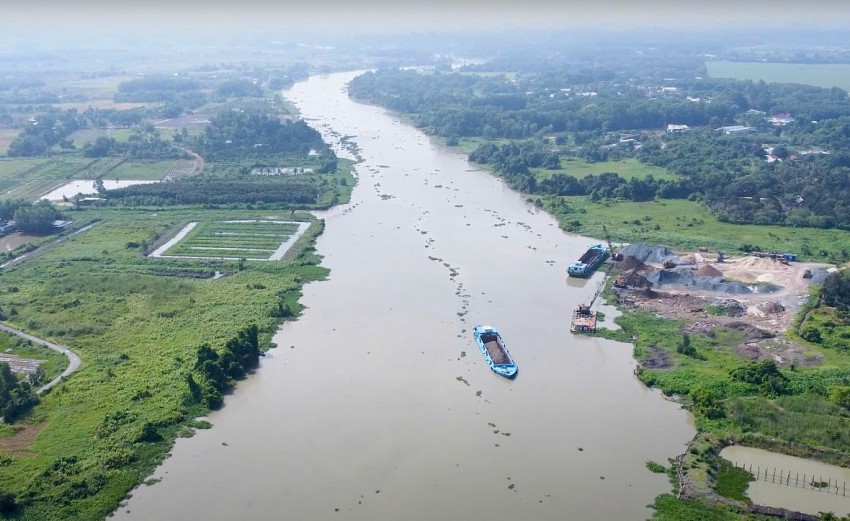 Dự án Cảng sông An Tây đoạn qua sông Sài Gòn, khu vực giáp ranh giữa phường An Tây, TP. Bến Cát với huyện Củ Chi, TP. Hồ Chí Minh.