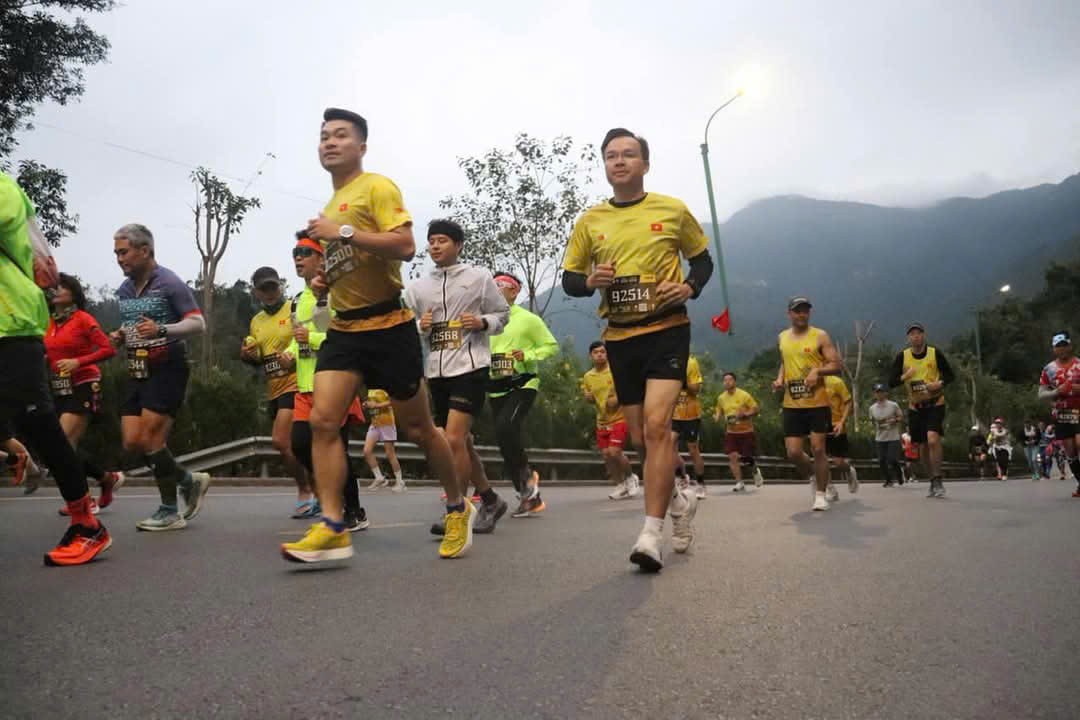 Hàng nghìn runner tham gia giải “YEN TU  Heritage 2024 - Chạm vào vùng di sản”