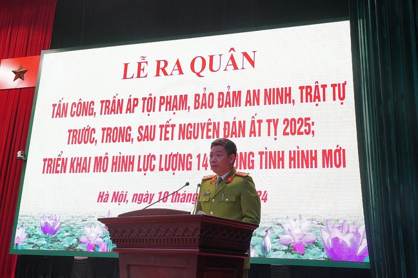 Đại tá Nguyễn Thế Hùng - Trưởng Phòng Cảnh sát hình sự, báo cáo tóm tắt kế hoạch đổi mới nâng cao năng lực, hiệu quả hoạt động của lực lượng 141.