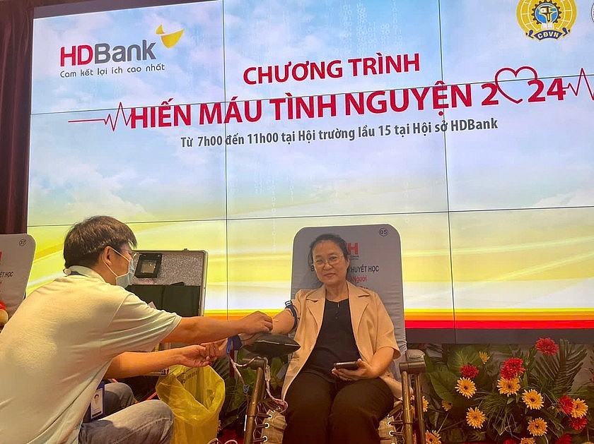 150 CBNV HDBank tham gia chương trình 'Hiến máu tình nguyện 2024' 150 CBNV HDBank tham gia chương trình 'Hiến máu tình nguyện 2024'