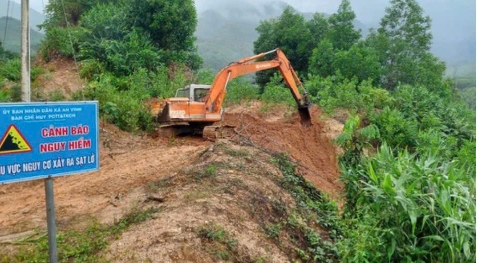 Mưa lớn gây sạt lở, hư hỏng công trình, thiệt hại 112 tỉ đồng tại Bình Định