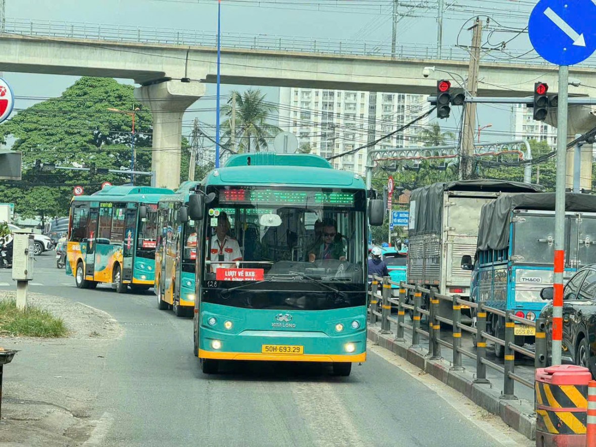 TP HCM: Khai trương 17 tuyến xe buýt điện kết nối Metro số 1 Bến Thành - Suối Tiên