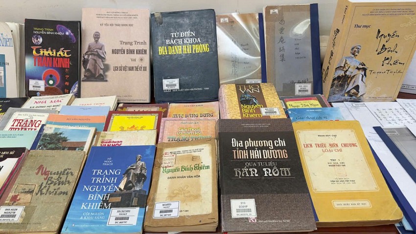 48 tác phẩm của Trạng Trình Nguyễn Bỉnh Khiêm đã được sưu tầm.