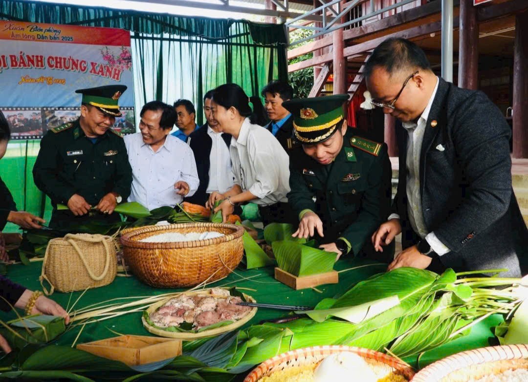 Bộ đội Biên phòng mang Tết sớm đến với đồng bào vùng biên giới Đắk Lắk