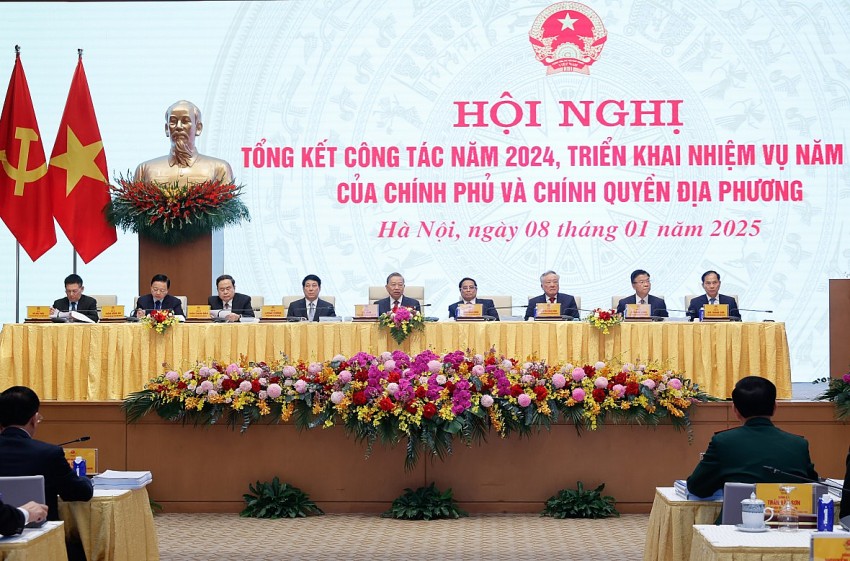 Quyết tâm phấn đấu thực hiện thắng lợi kế hoạch năm 2025 trên tinh thần đoàn kết, chung sức đồng lòng và trách nhiệm trước Đảng, Nhà nước, nhân dân