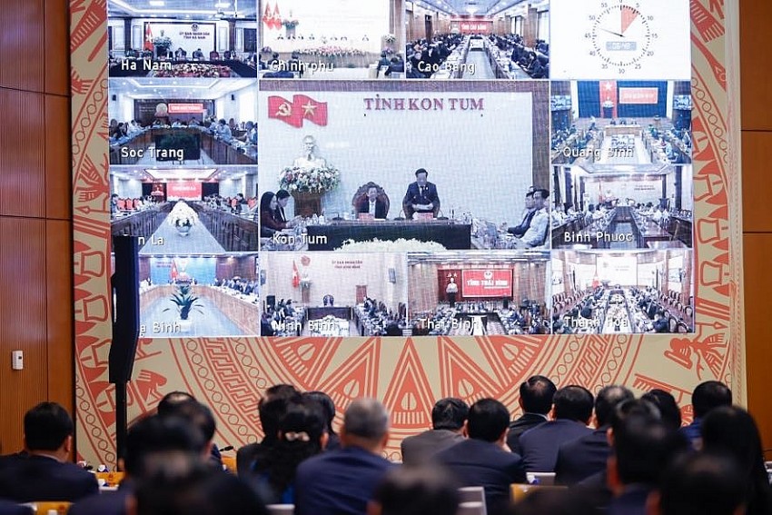 Quyết tâm phấn đấu thực hiện thắng lợi kế hoạch năm 2025 trên tinh thần đoàn kết, chung sức đồng lòng và trách nhiệm trước Đảng, Nhà nước, nhân dân